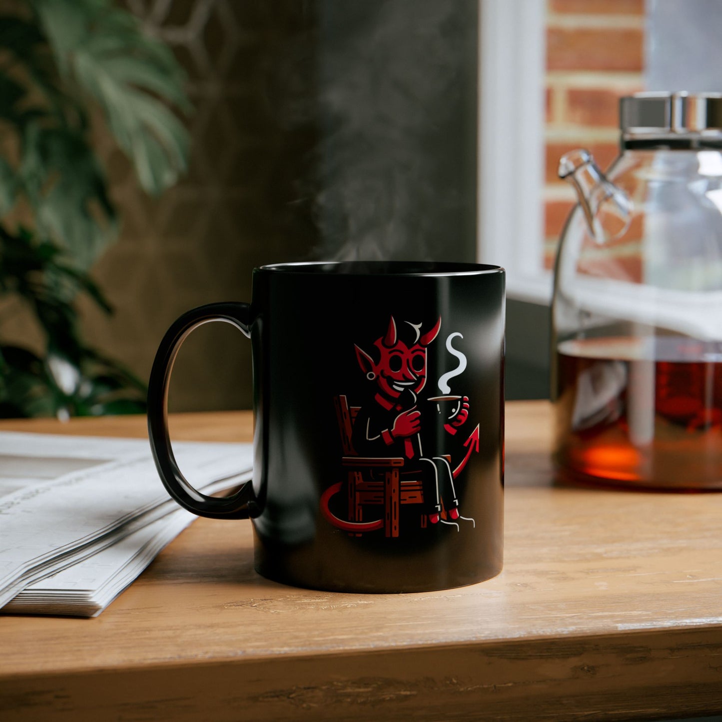 Tasse noire Devil Loves Coffee - Tasses à café amusantes de 11oz et 15oz pour les amateurs de café