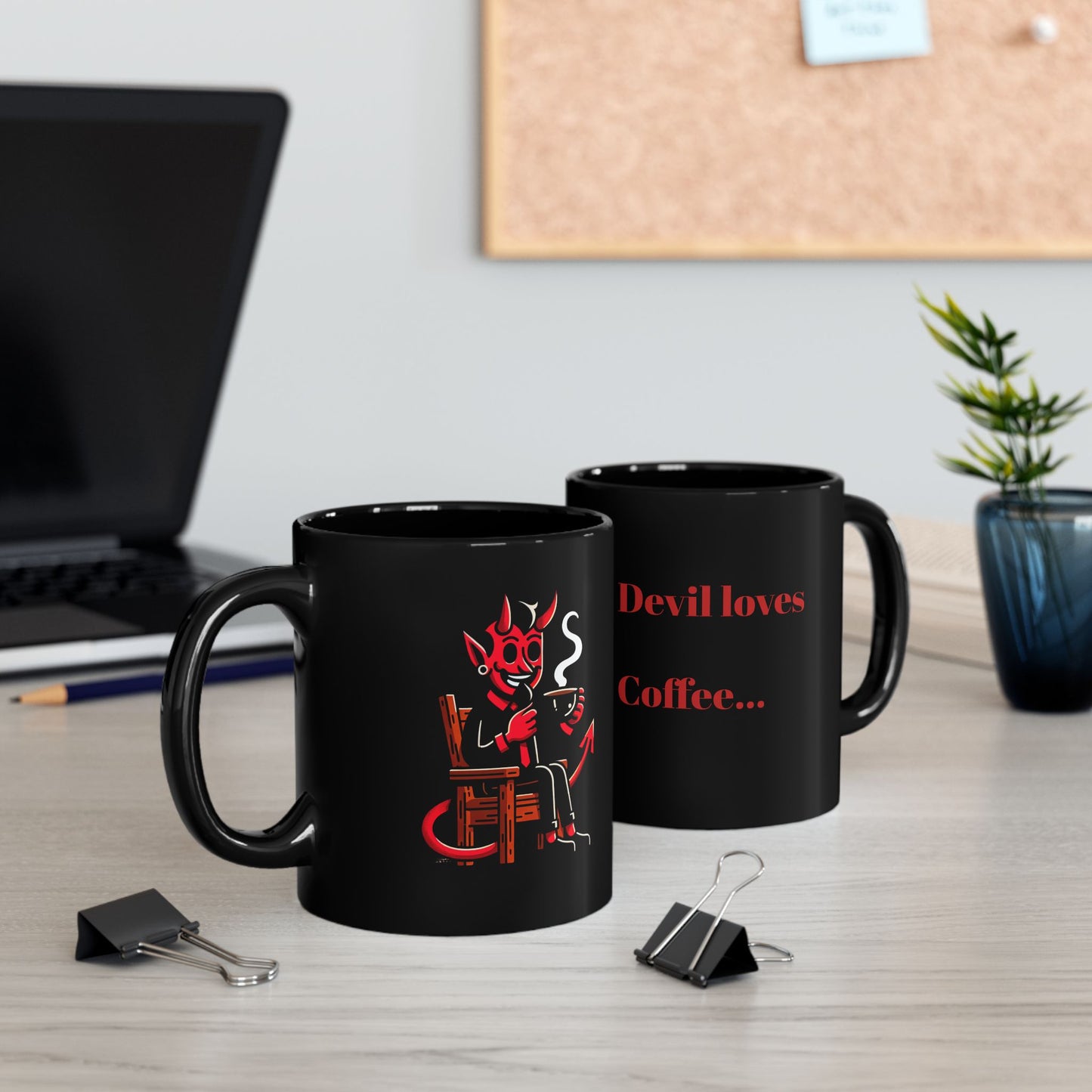 Tasse noire Devil Loves Coffee - Tasses à café amusantes de 11oz et 15oz pour les amateurs de café
